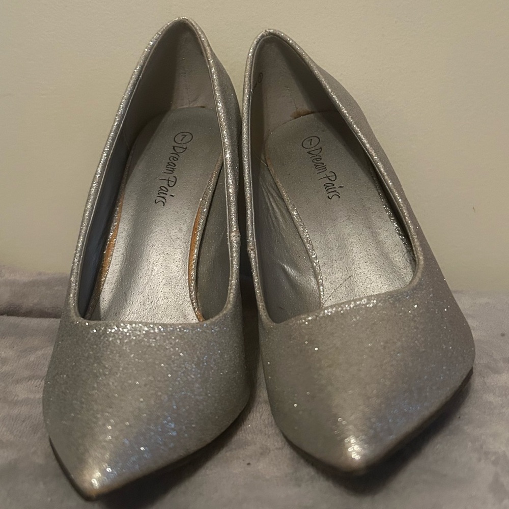 Dream Pairs Silver Heels Elegant Design